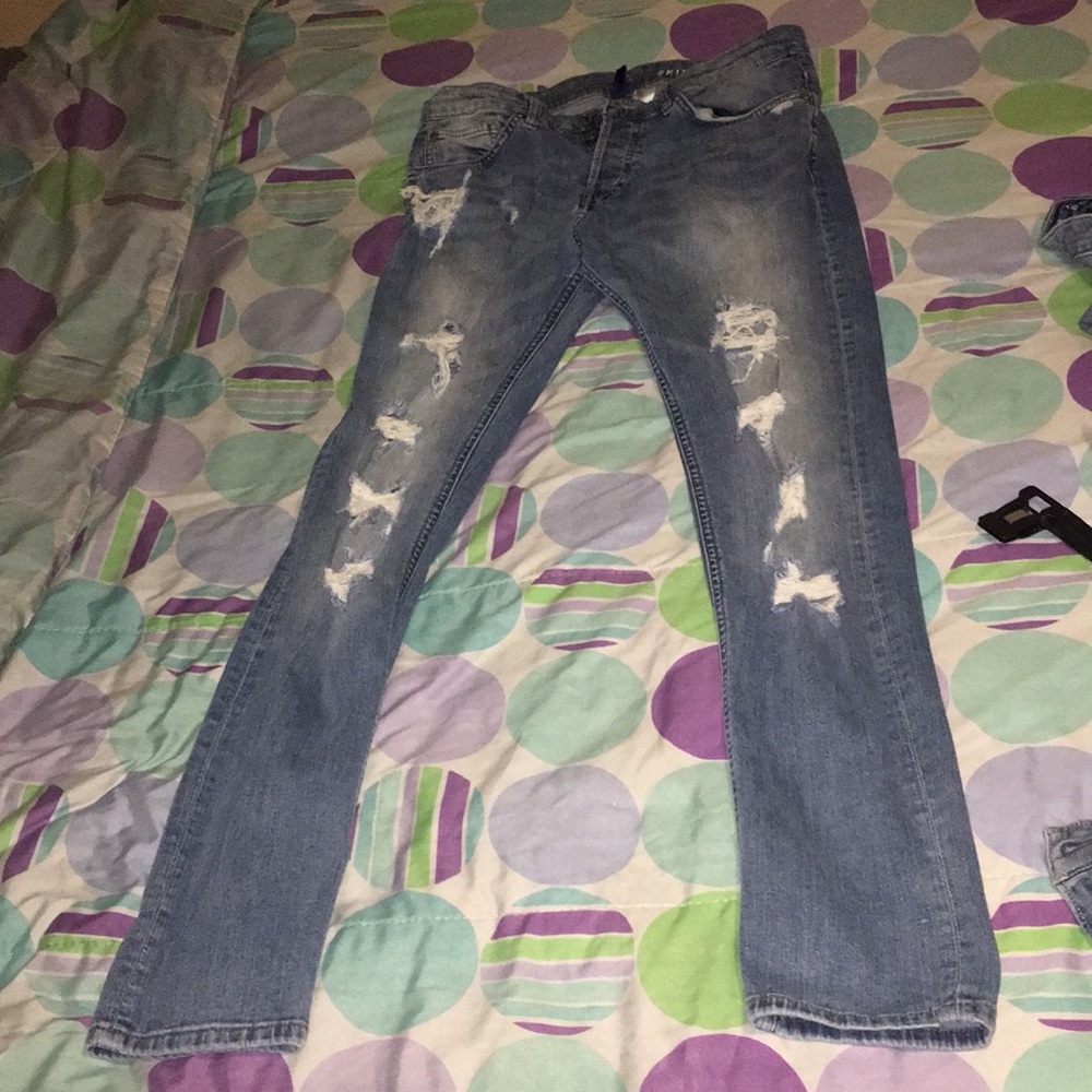 skinny distressed jeans